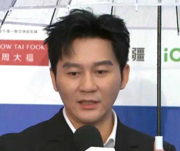 配资平台实盘平台 北影节郑恺李晨互让C位！跑男兄弟10年情谊藏着多少娱乐圈真相