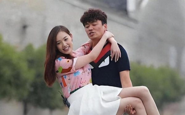 配资平台大全 被马蓉横刀夺爱8年后，宋喆前妻杨慧，已成为他们高攀不起的人